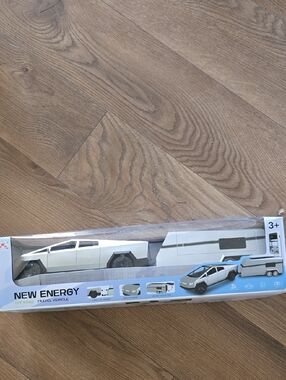 White Off-Road Travel Vehicle Toy with Trailer Remote Control Police 911